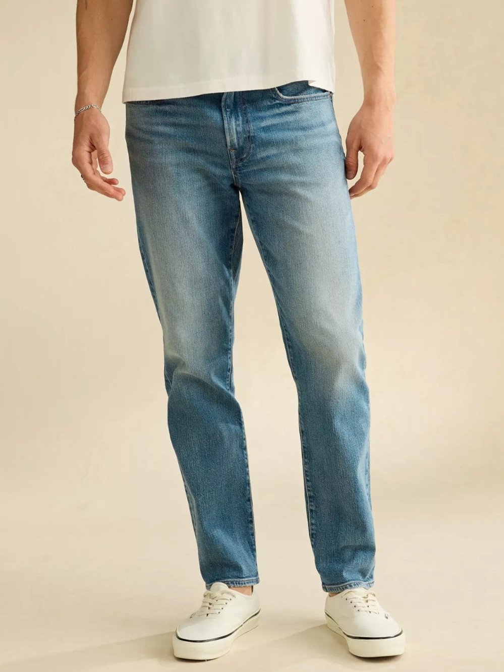 American Eagle Men's Athletic Fit Blue Jeans, size 30x30